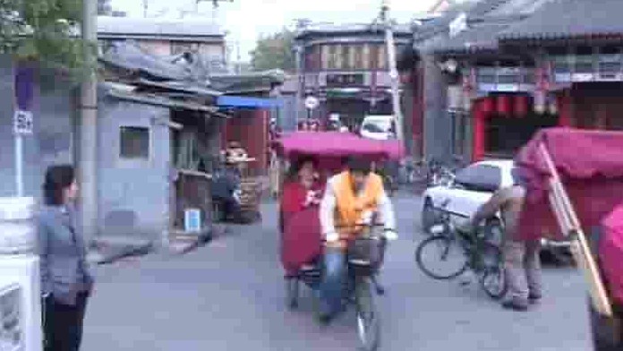 国产纪录片《靖大爷和他的老主顾们 Old Jing with His Regular Customers 2002》全1集 国语中字 标清网盘下载