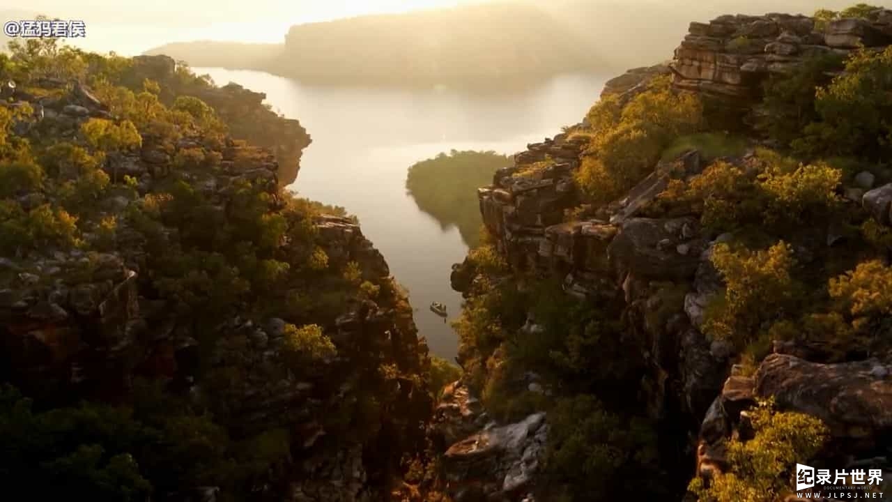 BBC纪录片《澳大利亚：地球魔力王国/绿野仙澳/仙境之地 Australia Earth's Magical Kingdom 2019》第1季 全3集