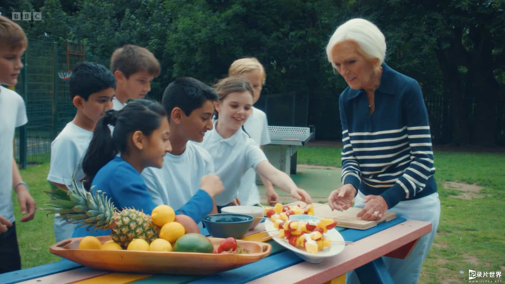 BBC纪录片《玛丽·贝莉：烹饪与分享 Mary Berry: Cook & Share 2022》全6集 